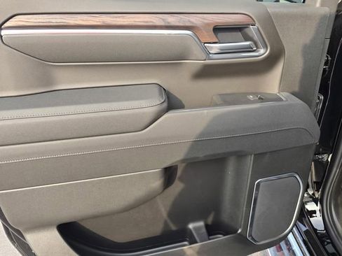 New 2026 GMC Sierra 1500 SLT image 11