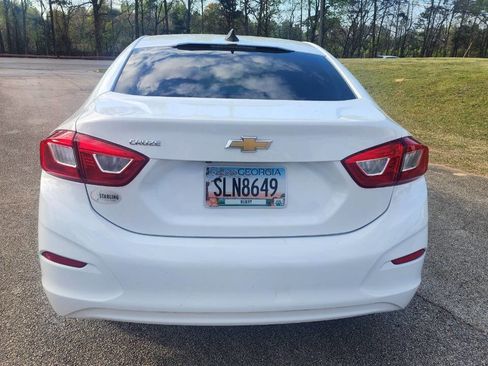 Used 2018 Chevrolet Cruze LS image 6