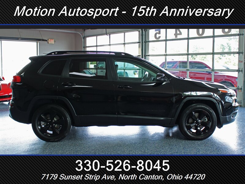 Used 2017 Jeep Cherokee High Altitude AWD/4WD image 8