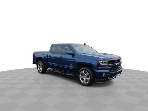 Certified 2018 Chevrolet Silverado 1500 LT w/ Texas Edition image 2