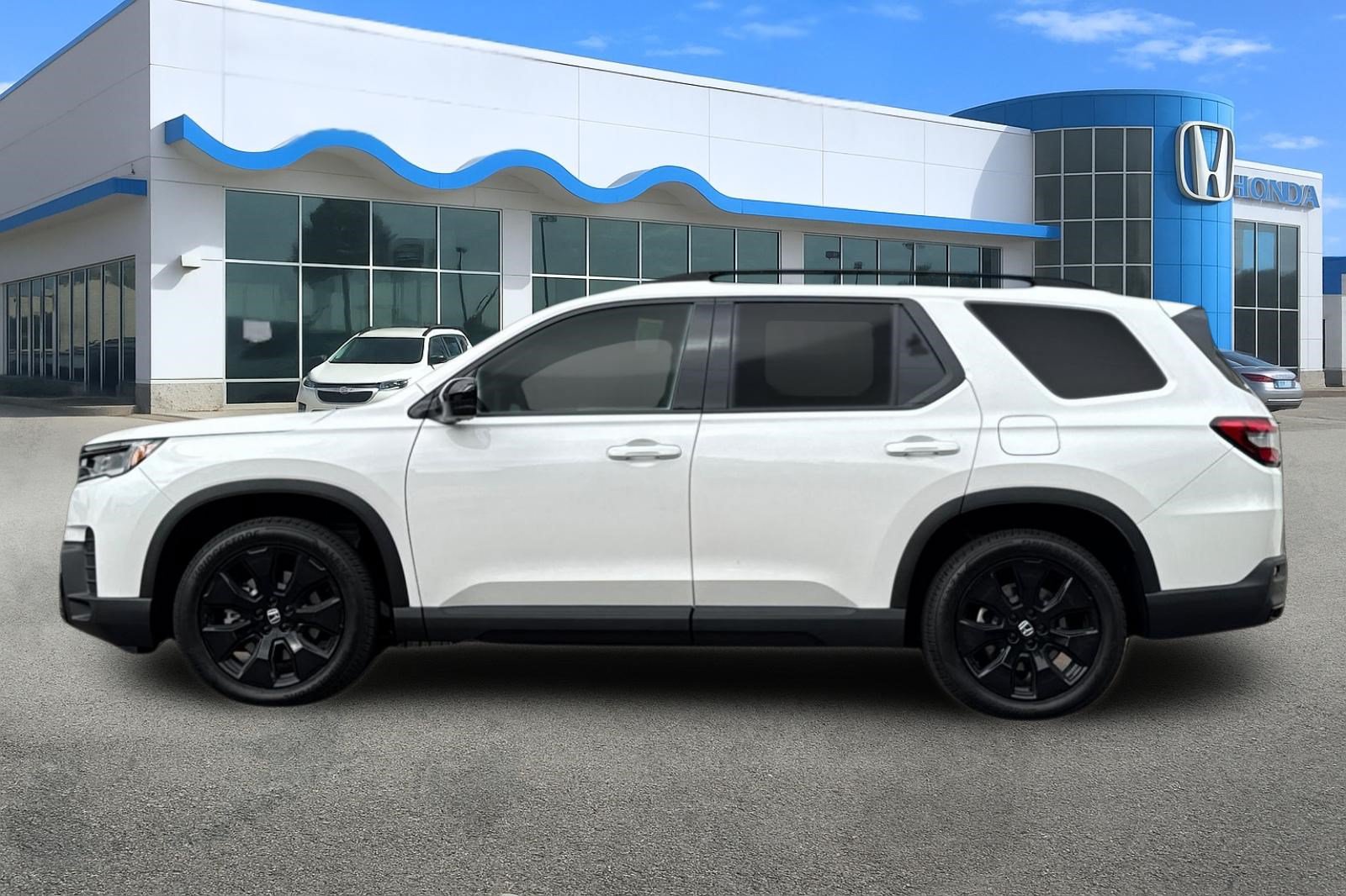 New 2026 Honda Pilot Black Edition image 2