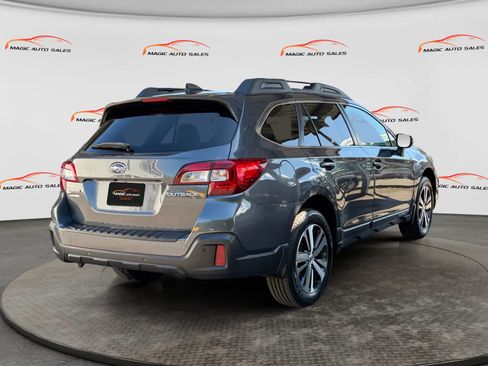 Used 2018 Subaru Outback 2.5i Limited AWD/4WD image 10