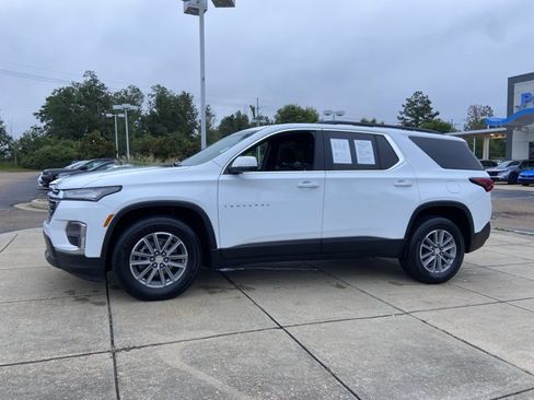 Used 2022 Chevrolet Traverse LT FWD image 8