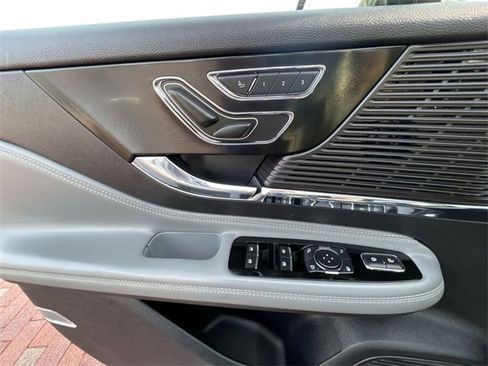 Used 2022 Lincoln Corsair FWD image 11