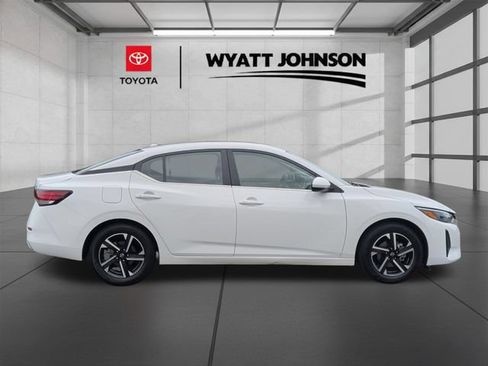 Used 2024 Nissan Sentra SV FWD image 6