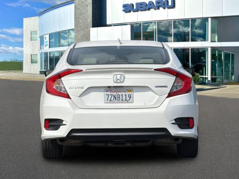 Used 2017 Honda Civic Touring image 7