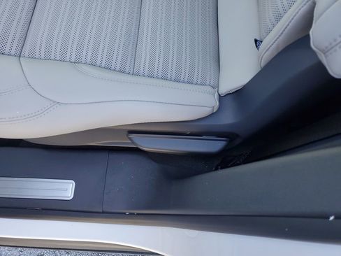New 2026 Lincoln Nautilus Reserve AWD/4WD image 12