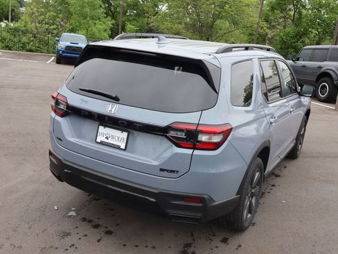 New 2026 Honda Pilot Sport image 4