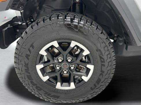 Used 2026 Jeep Gladiator Rubicon AWD/4WD image 11