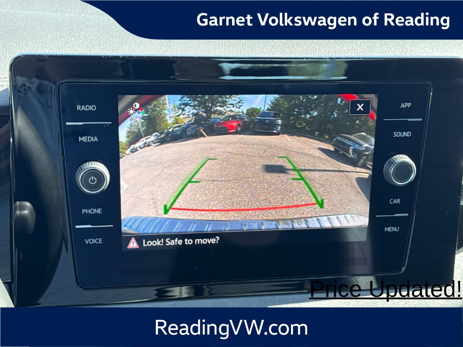 Certified 2025 Volkswagen Jetta SE FWD image 19