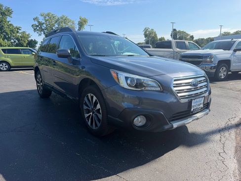 Used 2017 Subaru Outback 2.5i Limited AWD/4WD image 4