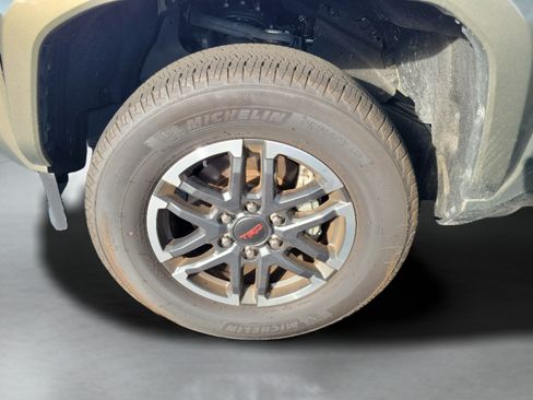 Used 2025 Toyota Tacoma TRD Sport RWD image 30
