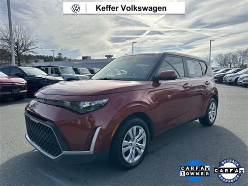 Used 2023 Kia Soul LX image 1