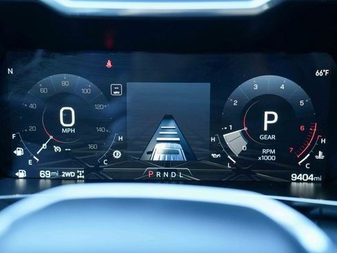 Used 2024 GMC Canyon Elevation image 28