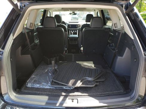 Used 2019 Volkswagen Atlas SEL Premium AWD/4WD image 16