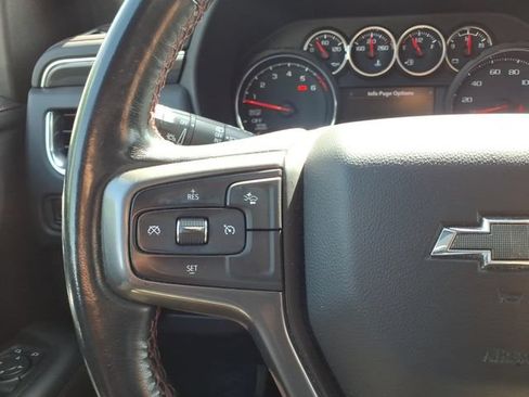 Used 2021 Chevrolet Suburban RST AWD/4WD image 25