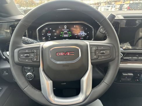 New 2026 GMC Sierra 1500 Elevation image 17