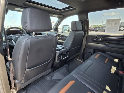 Used 2024 GMC Sierra 2500 AT4 w/ AT4 Premium Plus Package AWD/4WD image 57