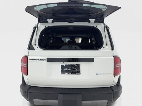 Used 2025 Toyota Land Cruiser w/ Premium Package image 11