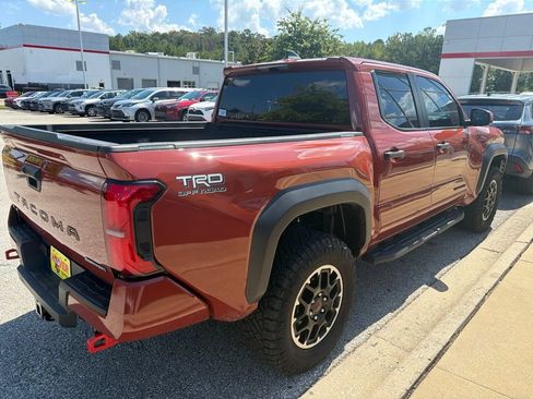 Used 2025 Toyota Tacoma TRD Off-Road AWD/4WD image 3