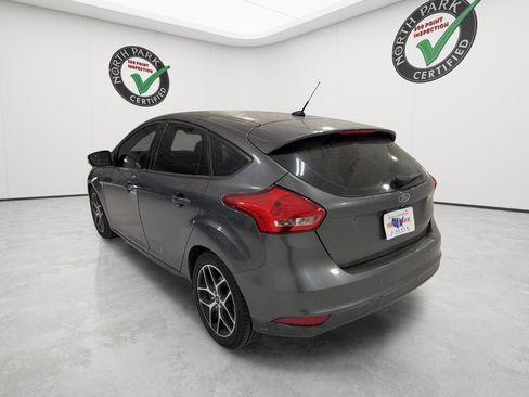 Used 2018 Ford Focus SEL FWD image 3