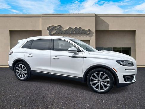 Used 2019 Lincoln Nautilus Select image 1