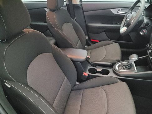Used 2023 Kia Forte LXS w/ LXS Technology Package image 21