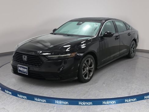 Used 2023 Honda Accord EX image 1