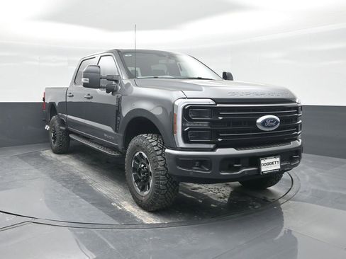 New 2026 Ford F250 Platinum w/ Tremor Off-Road Package image 8