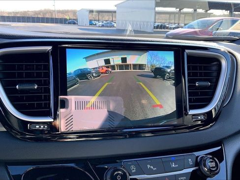 New 2026 Chrysler Voyager LX image 17