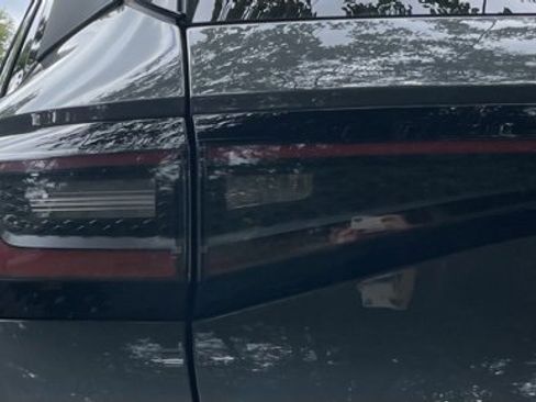 Used 2023 Volkswagen ID.4 Pro S image 8