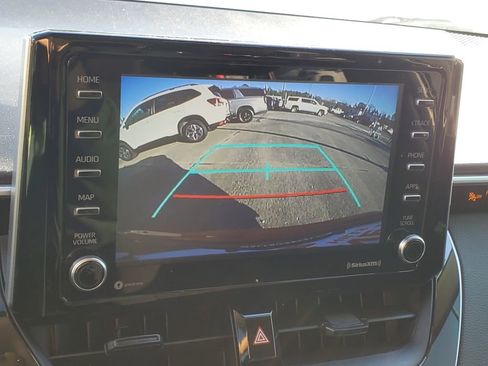 Used 2021 Toyota Corolla LE image 23