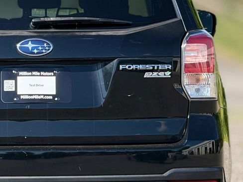 Used 2017 Subaru Forester 2.5i Premium w/ All-Weather Package image 14