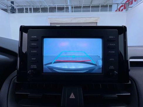 Used 2019 Toyota RAV4 LE w/ Carpet Mat Package FWD image 27