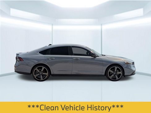 Used 2024 Honda Accord Sport image 3
