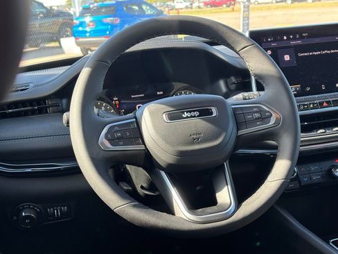 New 2026 Jeep Compass Latitude image 10