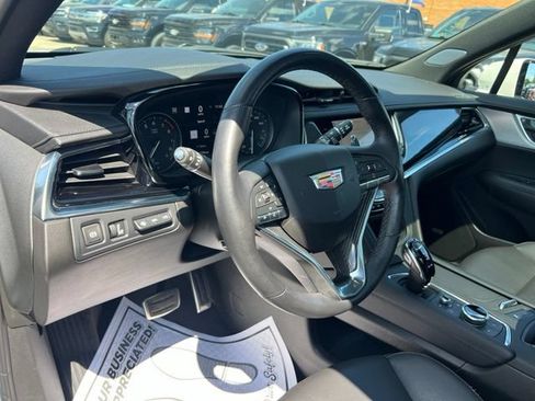 Used 2024 Cadillac XT6 Sport w/ Technology Package AWD/4WD image 6
