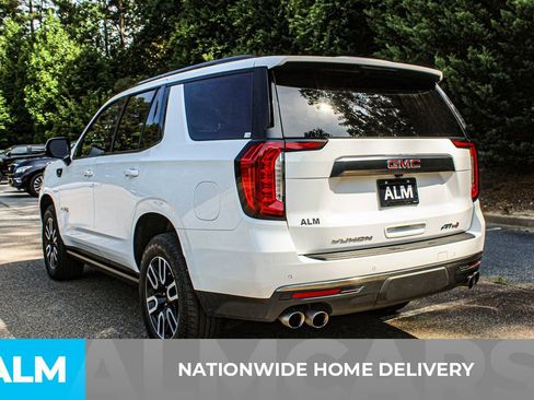 Used 2024 GMC Yukon AT4 w/ Technology Package AWD/4WD image 5