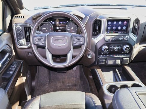 Certified 2022 GMC Sierra 3500 Denali image 17