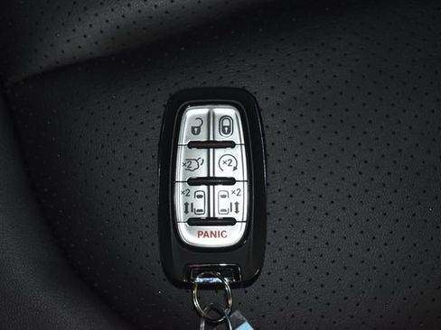 New 2026 Chrysler Pacifica Select AWD/4WD image 21