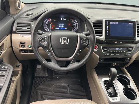 Used 2017 Honda Ridgeline RTL-T image 13