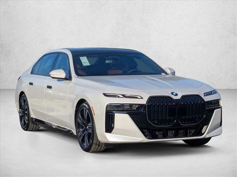 New 2026 BMW 750e xDrive image 6