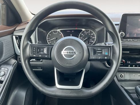 Used 2021 Nissan Rogue SV AWD/4WD image 12