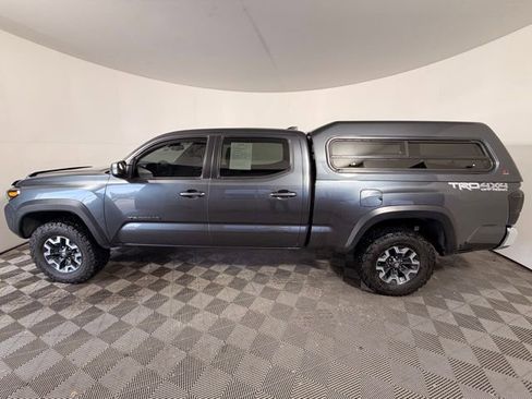 Used 2022 Toyota Tacoma TRD Off-Road AWD/4WD image 7