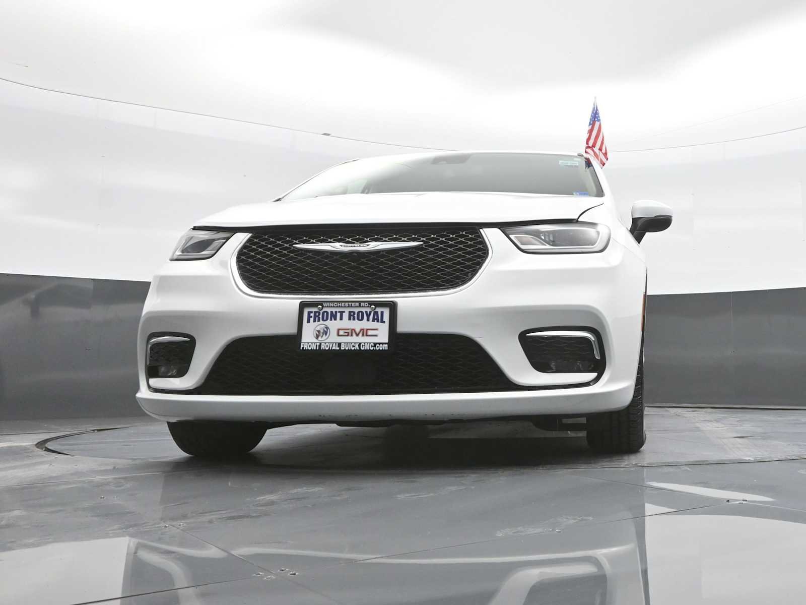 Used 2023 Chrysler Pacifica Touring-L FWD image 34