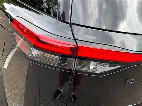 Used 2024 Nissan Pathfinder Platinum image 30