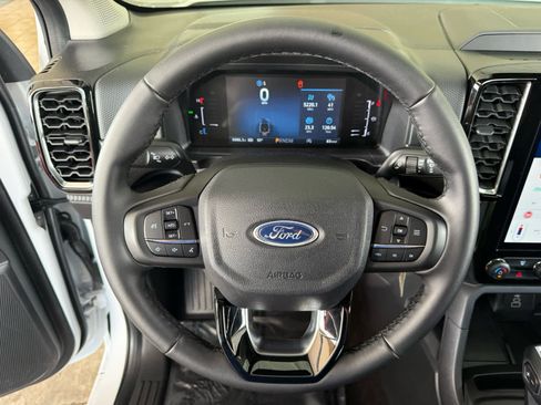 Used 2025 Ford Ranger XLT w/ Trailer Tow Package AWD/4WD image 2