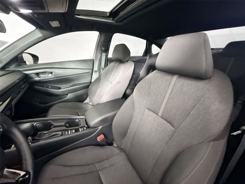 Used 2025 Honda Accord Sport image 3