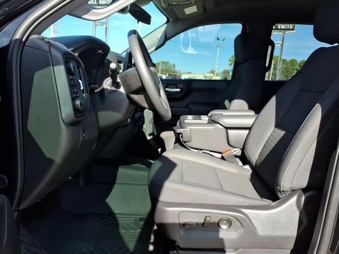 Used 2024 Chevrolet Silverado 1500 Custom Trail Boss w/ LPO, Dark Essentials Package image 17