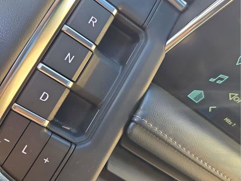 Used 2023 Chevrolet Tahoe LT w/ LT Signature Package image 29